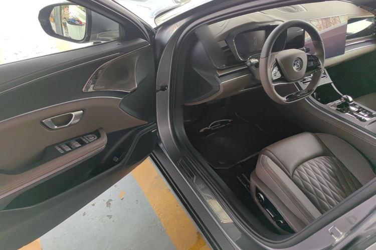 BYD Han 2021 car image #16