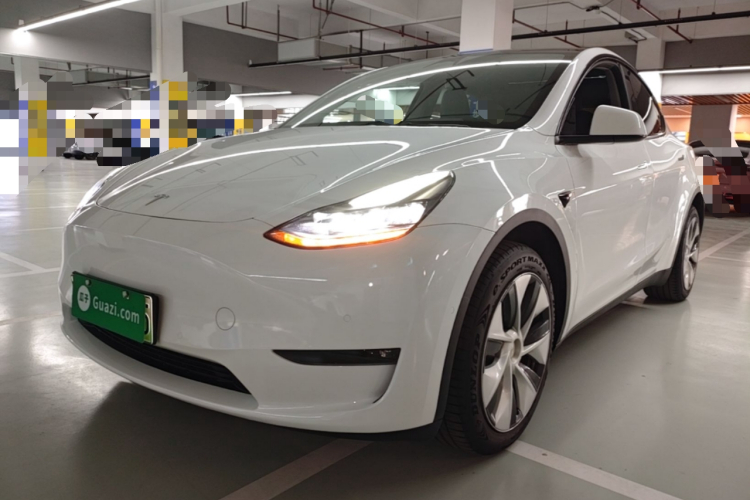 Tesla Model Y 2023 #2 Tesla Model Y 2023 car image #2