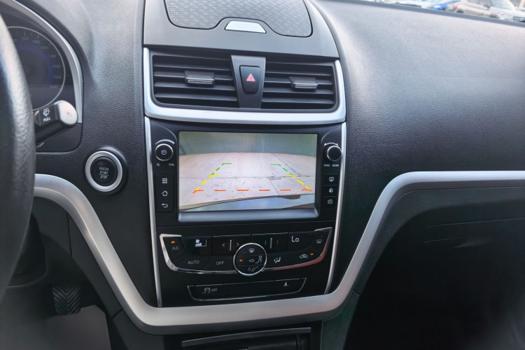 GEELY Emgrand 2016 car image #23