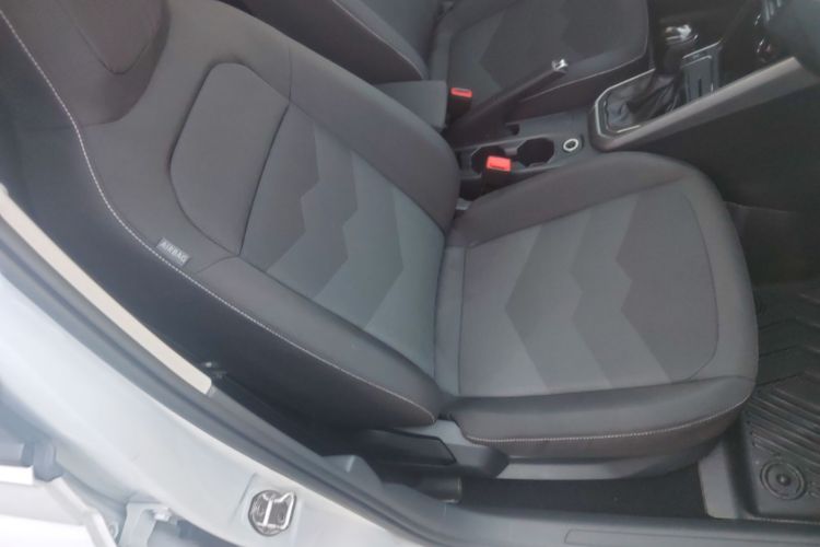 Volkswagen Polo 2021 car image #25