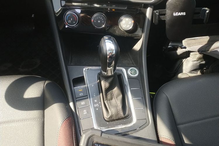 Volkswagen Bora 2021 car image #14