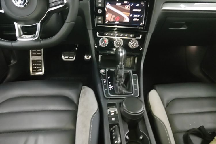 Volkswagen Golf 2018 immagine di auto #14