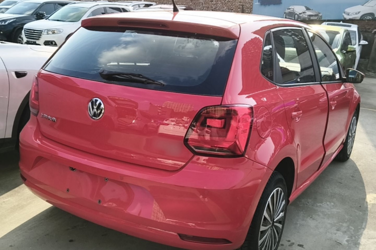 Volkswagen Polo 2016 car image #7