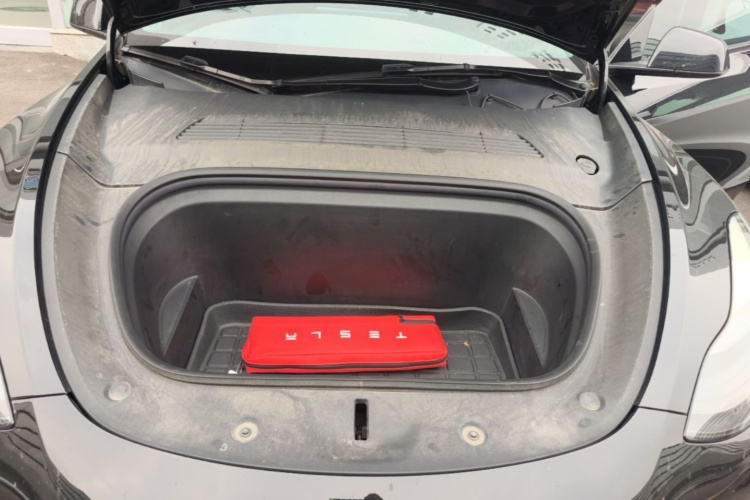 Tesla Model Y 2021 #20 Tesla Model Y 2021 car image #20
