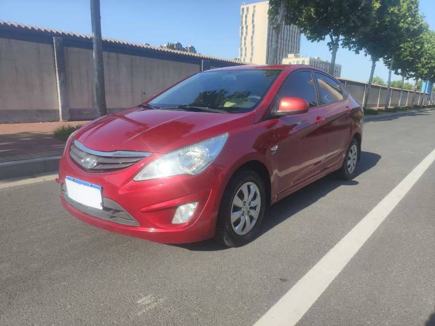 Hyundai Reina 2011 Hyundai Reina 2011 car image