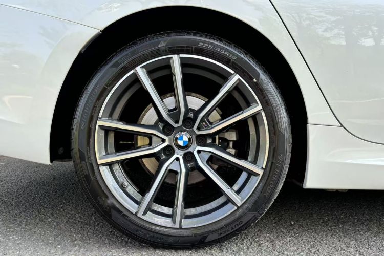 BMW 3 Series 2021 #12 BMW 3 Series 2021 car image #12