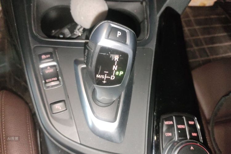 BMW 3 Series 2019 #16 BMW 3 Series 2019 car image #16