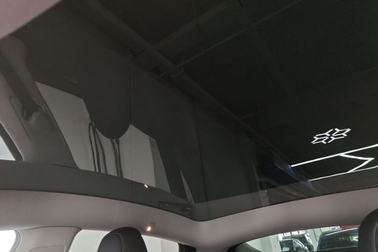 Tesla Model Y 2024 #18 Tesla Model Y 2024 car image #18
