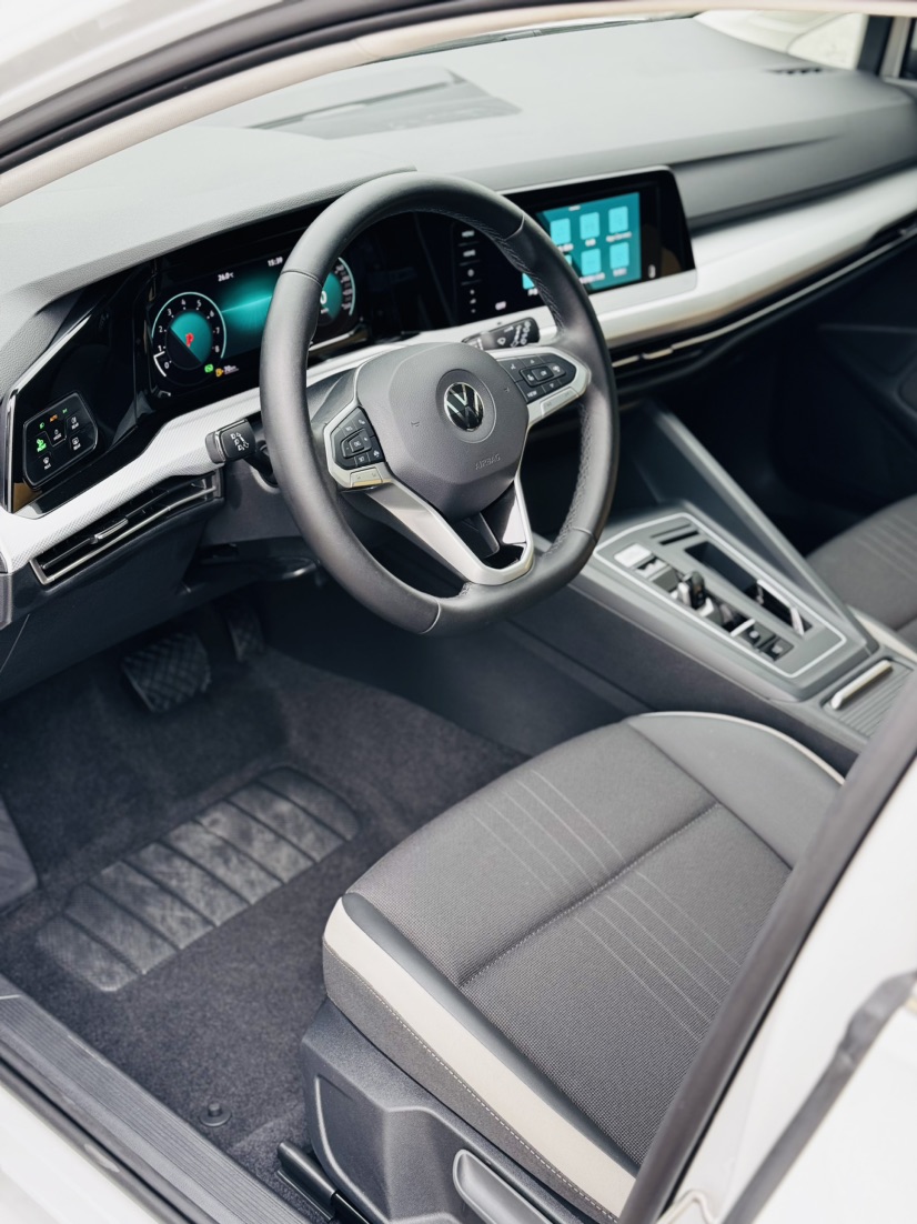 Volkswagen Golf 2022 car image #4