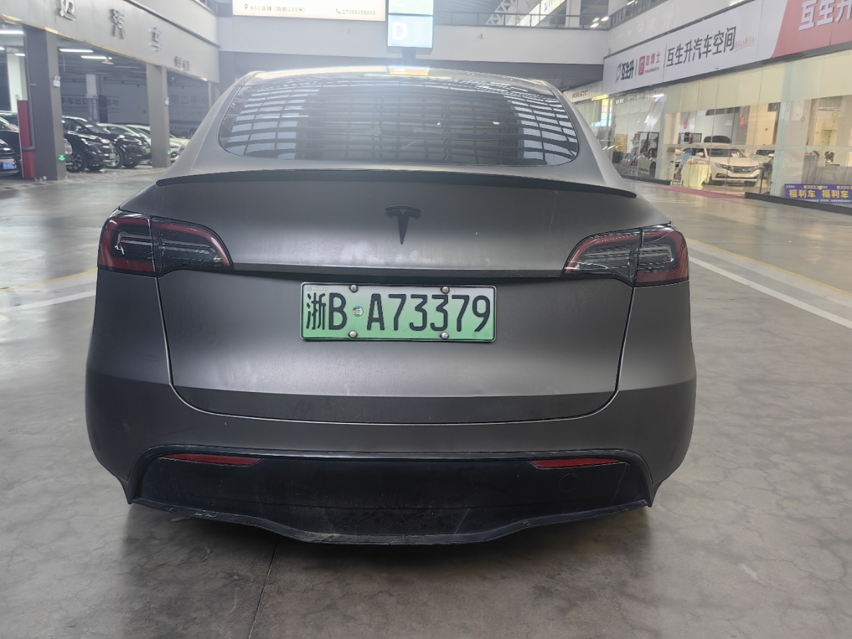 Tesla Model Y 2023 car image #9