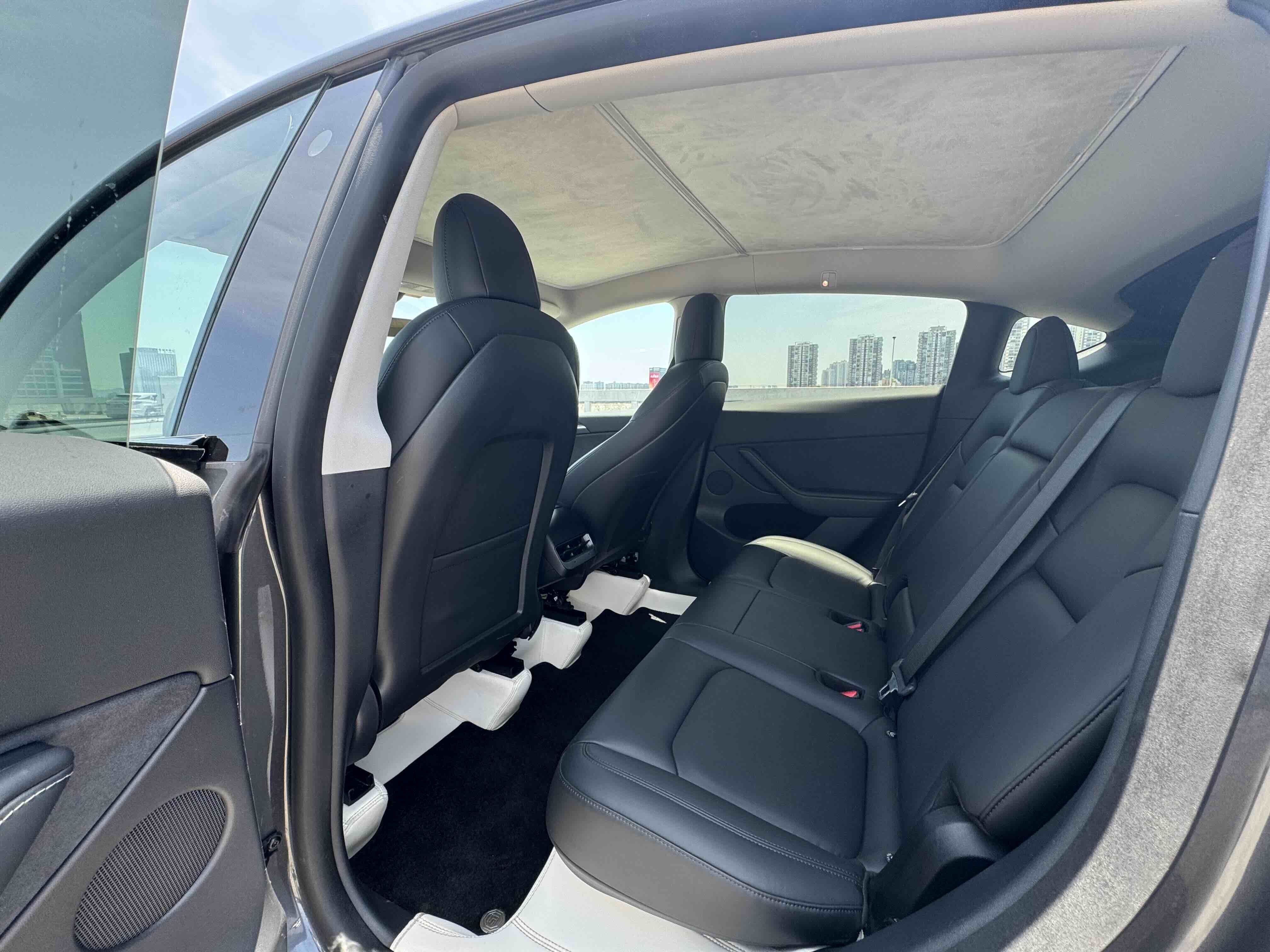 Tesla Model Y 2021 #8 Tesla Model Y 2021 car image #8