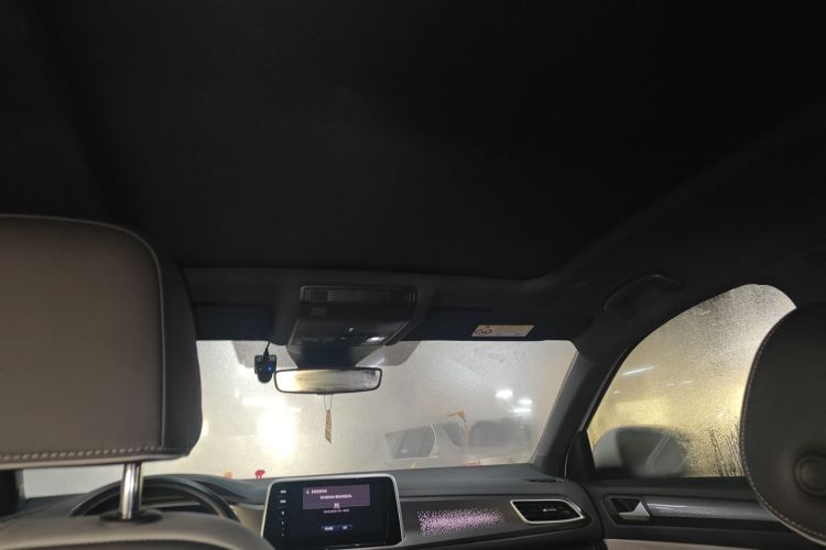 Volkswagen T-Roc 2023 car image #18