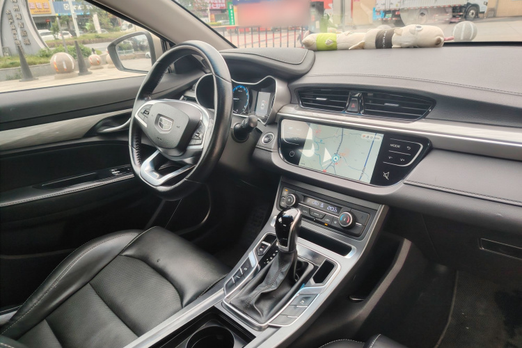 GEELY Emgrand 2019 #13 GEELY Emgrand 2019 car image #13