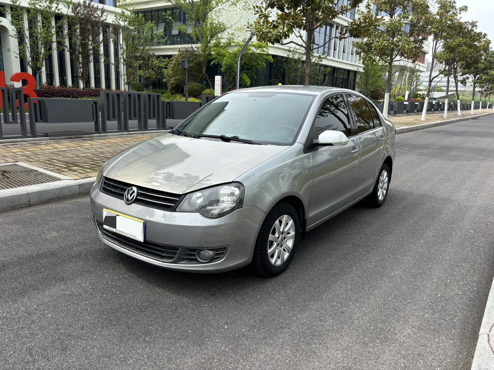 Volkswagen Polo 2011 Volkswagen Polo 2011 car image