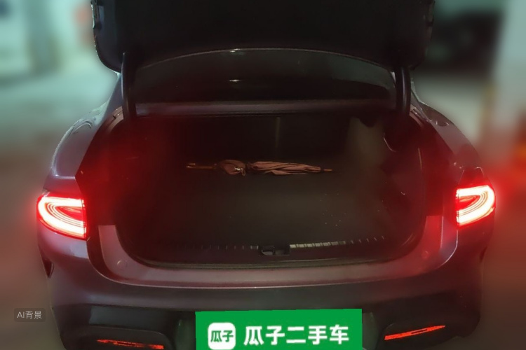MI SU7 2025 immagine di auto #21