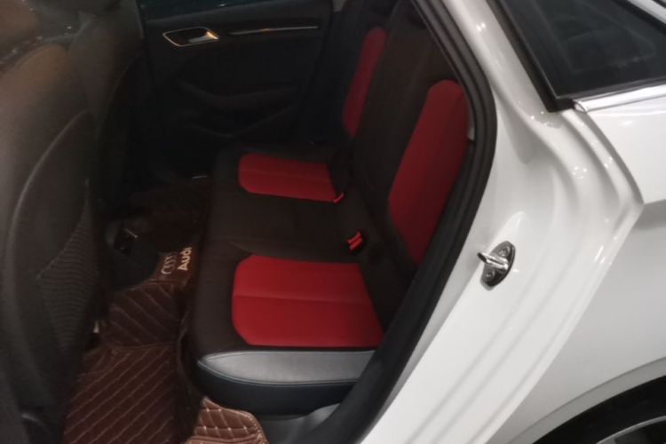 Audi A3 2019 car image #17