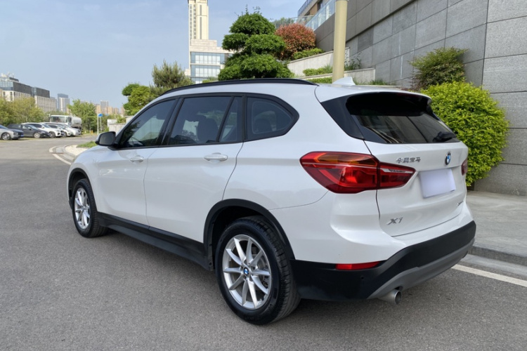 BMW X1 2019 #6 BMW X1 2019 car image #6