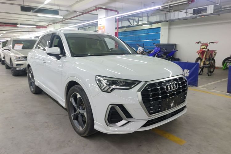 Audi Q3 2021 #4 Audi Q3 2021 изображение автомобиля #4