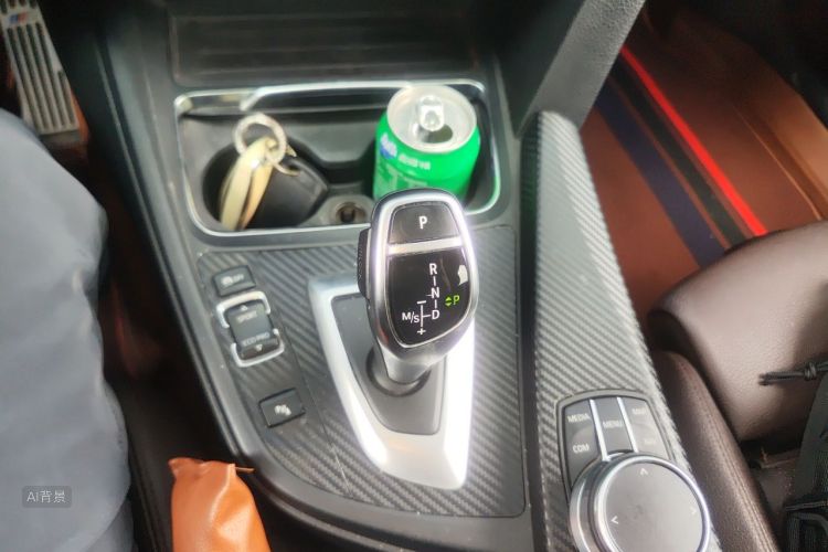 BMW 3 Series 2019 car image #16