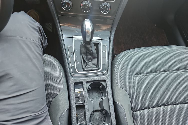 Volkswagen Golf 2019 #14 Volkswagen Golf 2019 car image #14