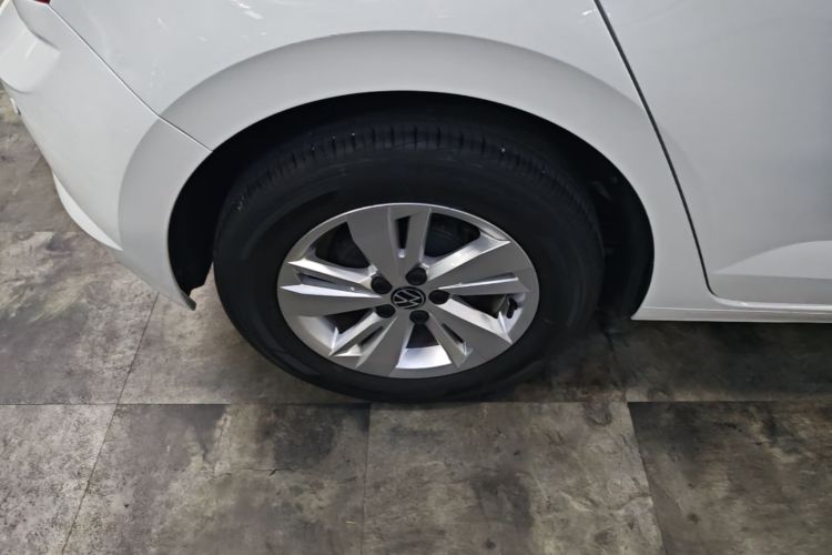 Volkswagen Polo 2022 car image #10