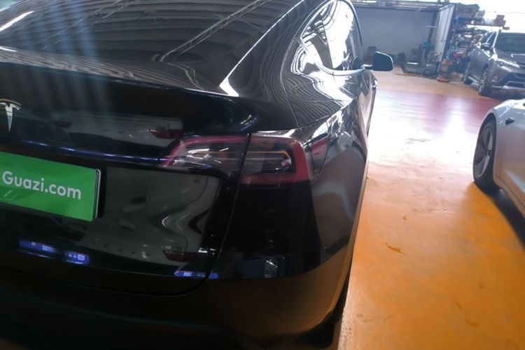Tesla Model Y 2023 #8 Tesla Model Y 2023 car image #8