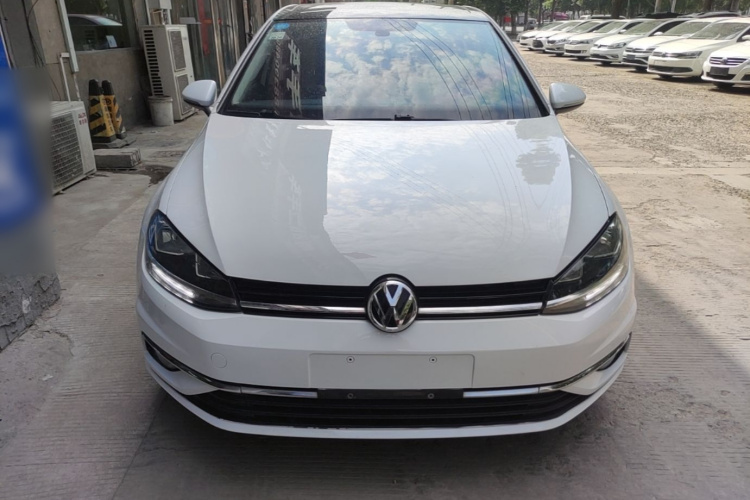 Volkswagen Golf 2018 car image #3