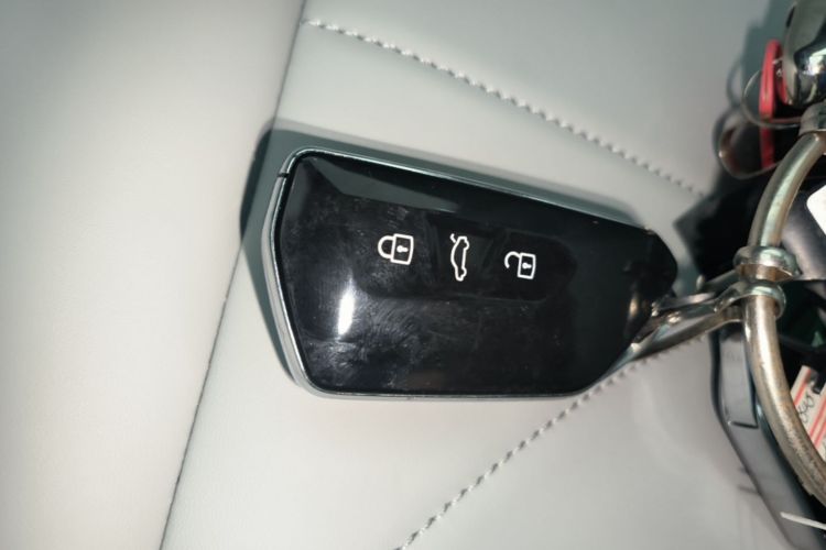 2025 car image #9