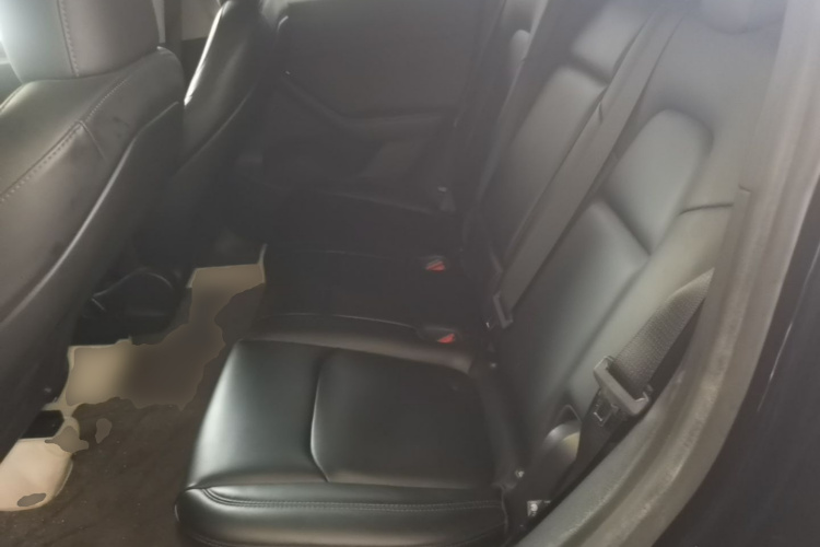 Tesla Model Y 2023 car image #17
