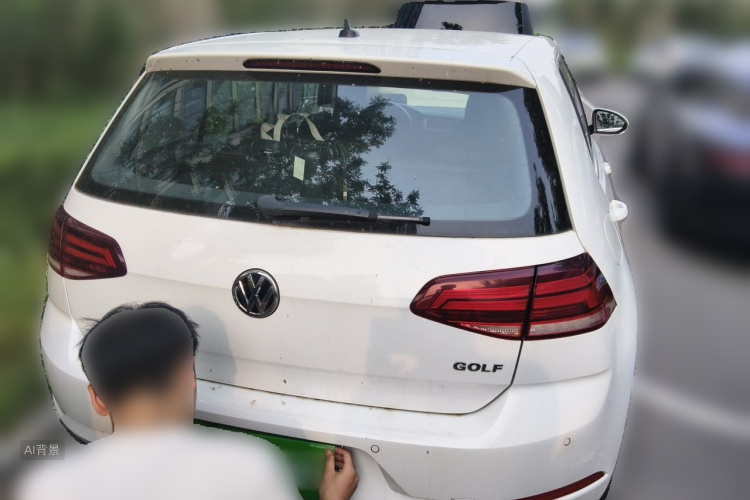 Volkswagen Golf 2019 car image #6