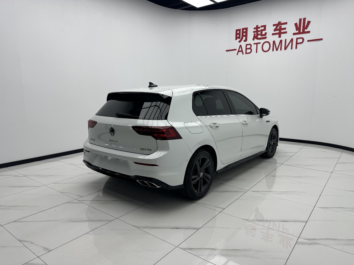 Volkswagen Golf 2022 car image #9