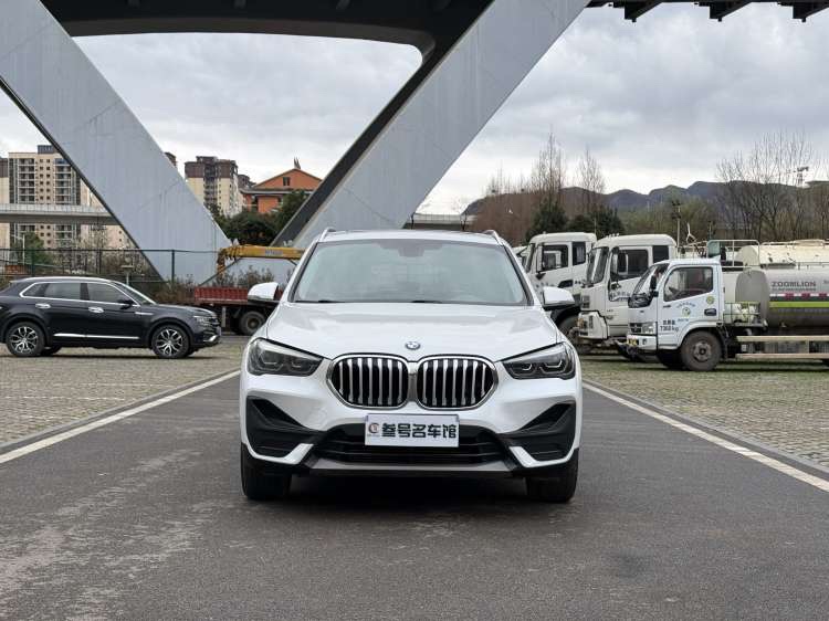 BMW X1 2021 car image #2