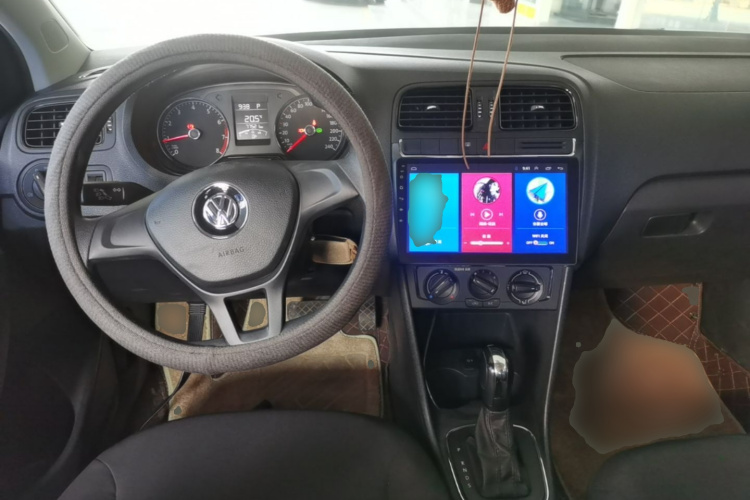Volkswagen Polo 2017 car image #10