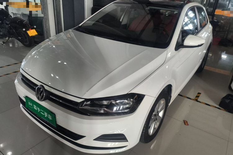 Volkswagen Polo 2020 car image #2