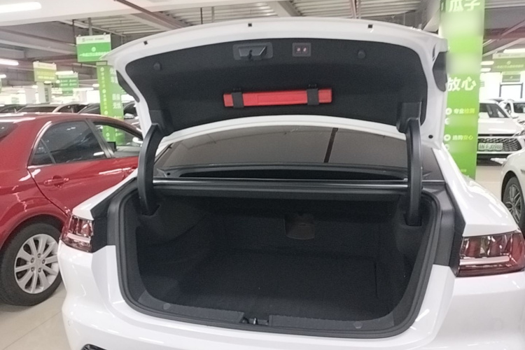 BYD Han 2022 car image #19