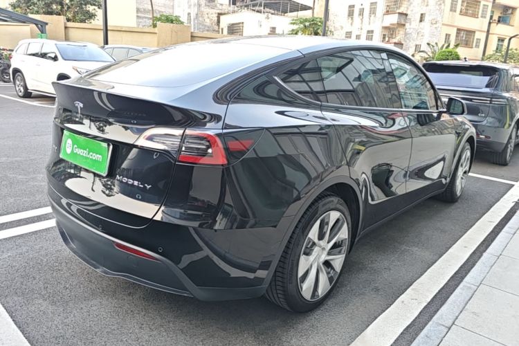 Tesla Model Y 2022 immagine di auto #5