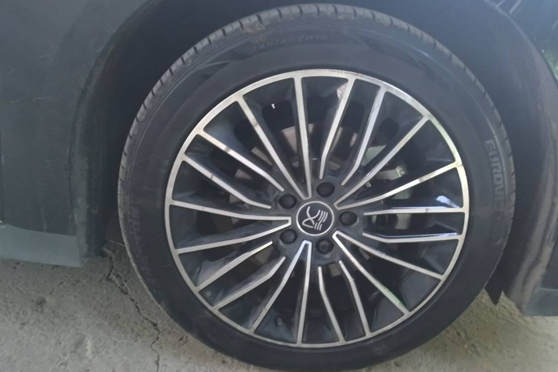 BYD Han 2023 immagine di auto #9