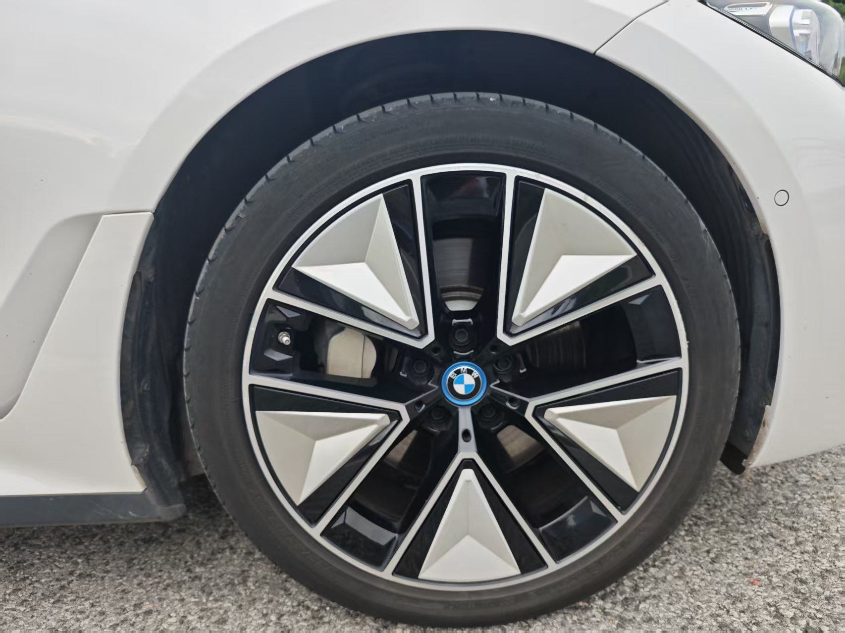 BMW i3 2024 صورة سيارة #14