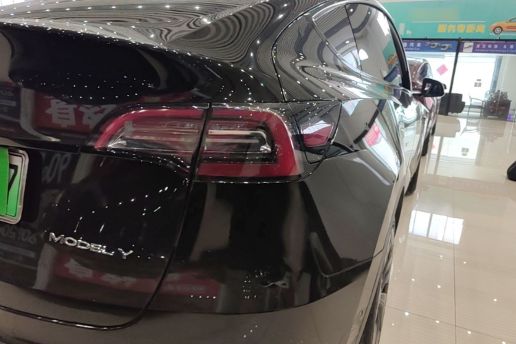 Tesla Model Y 2023 #8 Tesla Model Y 2023 car image #8