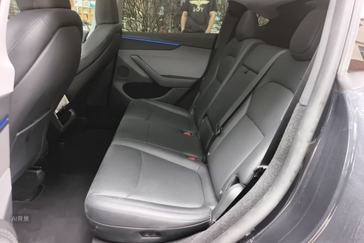 Tesla Model Y 2025 #19 Tesla Model Y 2025 car image #19