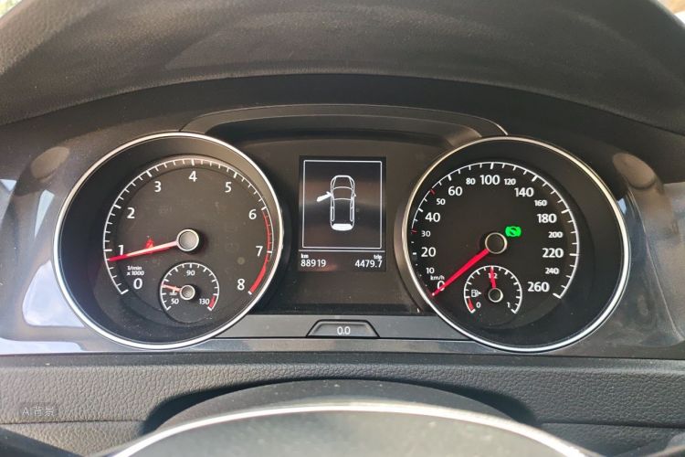 Volkswagen Golf 2018 car image #13