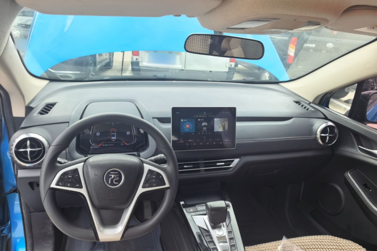 BYD Yuan New Energy 2019 car image #11
