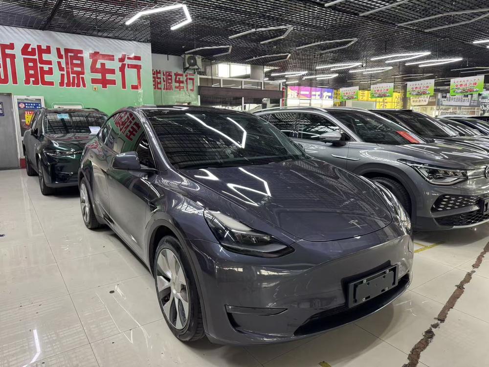 Tesla Model Y 2021 car image #3