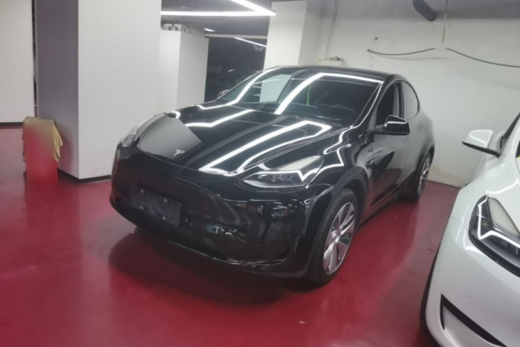 Tesla Model Y 2023 #2 Tesla Model Y 2023 car image #2