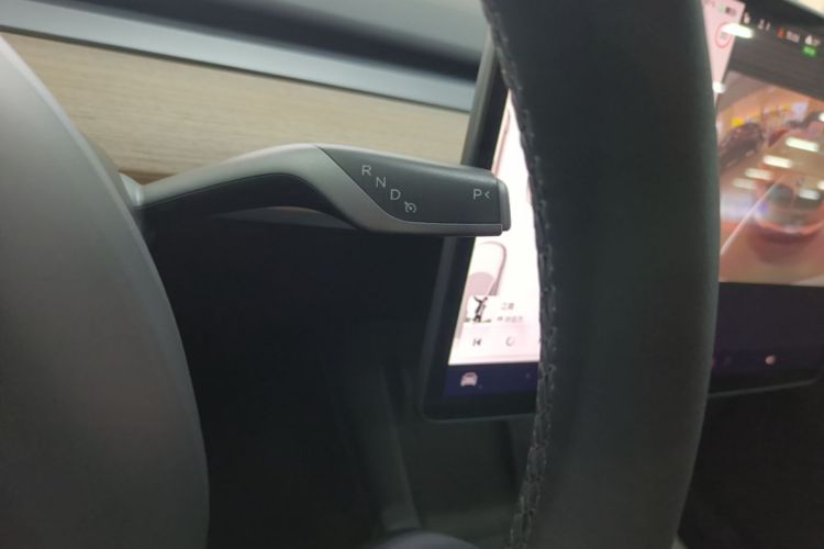 Tesla Model Y 2022 #14 Tesla Model Y 2022 car image #14