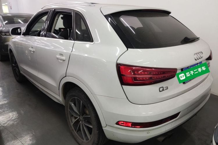 Audi Q3 2017 car image #5