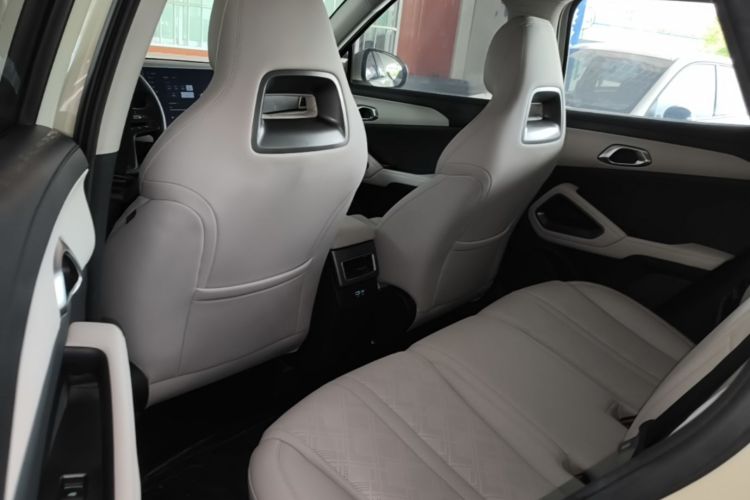 BYD YuanUP 2025 #17 BYD YuanUP 2025 car image #17