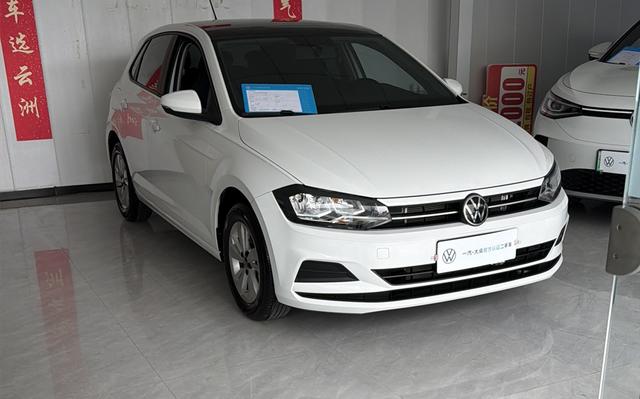 Volkswagen Polo 2024 car image #12
