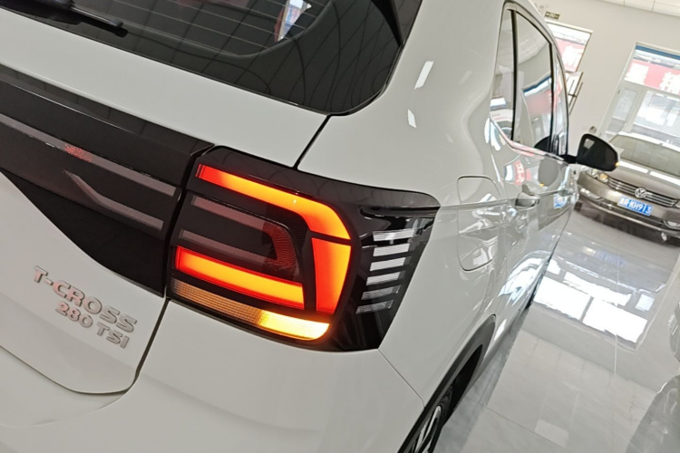 Volkswagen T-Cross 2020 car image #8