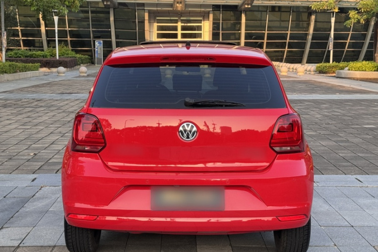 Volkswagen Polo 2018 car image #11